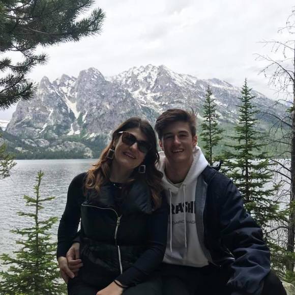 Meet your Posher, Daniela - Picture 1 of 1